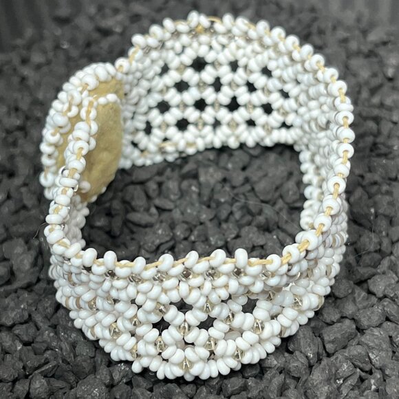 Handcrafted Vintage White Beaded Bracelet With Snap Closure - Picture 3 of 9